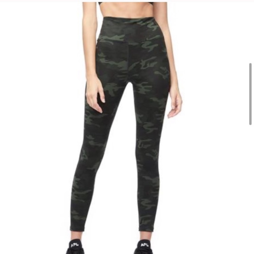 Good American Core Strength Camo Leggings